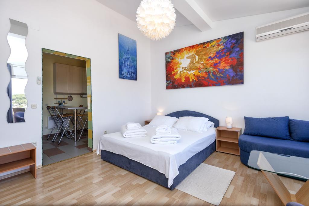 Big Blue Apartment Jelsa  Bagian luar foto